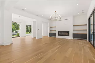 4550 Jolyn Pl, Sandy Springs, GA 30342 - Photo 10