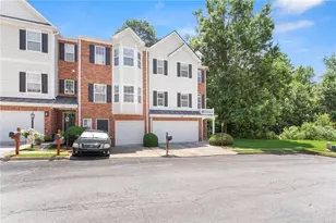 446 Sandtrap Ln, Buford, GA 30518 - Photo 4