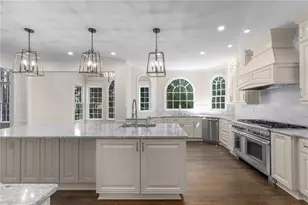 2560 Hamptons Run, Alpharetta, GA 30005 - Photo 12