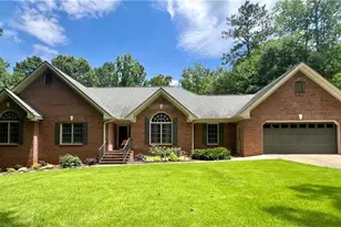 61 Hunters Way, Hoschton, GA 30548 - Photo 1