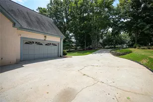 8183 7 Oaks Dr, Jonesboro, GA 30236 - Photo 4