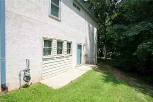 8183 7 Oaks Dr, Jonesboro, GA 30236 - Photo 6