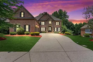 2452 Walkers Glen Ln, Buford, GA 30519 - Photo 2