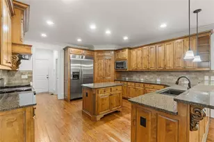 2452 Walkers Glen Ln, Buford, GA 30519 - Photo 20