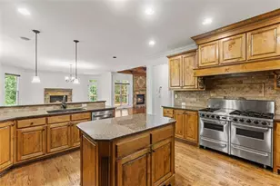 2452 Walkers Glen Ln, Buford, GA 30519 - Photo 22