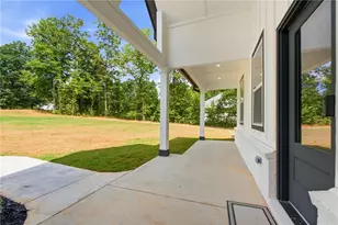 1020 Oak Ridge Dr, Griffin, GA 30223 - Photo 4