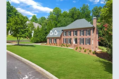 235 Plantation Way, Roswell, GA 30075 - Photo 2