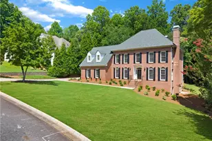 235 Plantation Way, Roswell, GA 30075 - Photo 2