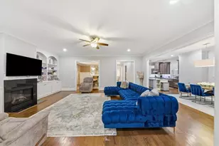 1041 Pine Grove Ave NE, Atlanta, GA 30319 - Photo 4