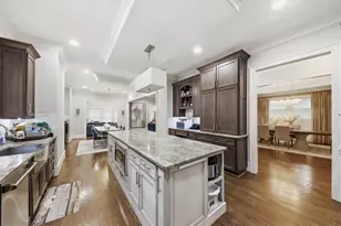 1041 Pine Grove Ave NE, Atlanta, GA 30319 - Photo 2