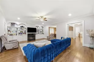 1041 Pine Grove Ave NE, Atlanta, GA 30319 - Photo 4