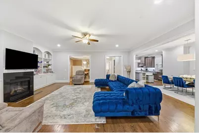 1041 Pine Grove Avenue NE, Atlanta, GA 30319 - Photo 18