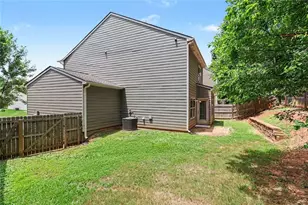 165 Southwind Cir, Newnan, GA 30265 - Photo 16