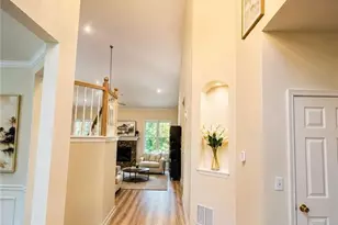 87 Towne Park Dr, Lawrenceville, GA 30044 - Photo 2