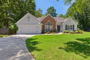 572 Staghorn Ln, Suwanee, GA 30024 - Photo 1