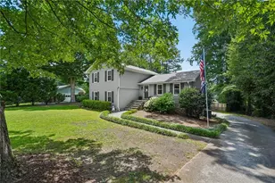 4852 Arrowhead Trail W SW, Lilburn, GA 30047 - Photo 4