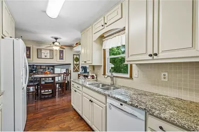 4852 Arrowhead Trail West SW, Lilburn, GA 30047 - Photo 10