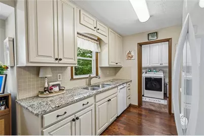 4852 Arrowhead Trail West SW, Lilburn, GA 30047 - Photo 8