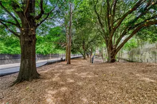 1075 Peachtree Walk NE, Atlanta, GA 30309 - Photo 22