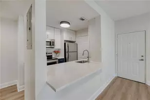 1075 Peachtree Walk NE, Atlanta, GA 30309 - Photo 10