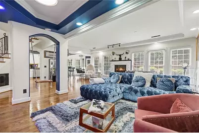 6375 Glenridge Drive, Sandy Springs, GA 30328 - Photo 4