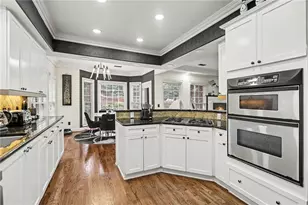 6375 Glenridge Dr, Sandy Springs, GA 30328 - Photo 8