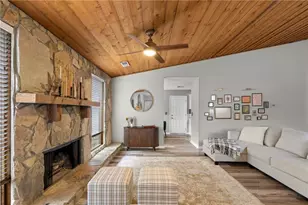 810 Bonnie Glen Dr SE, Marietta, GA 30067 - Photo 2