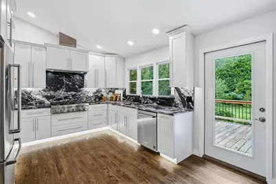 8 Rhodes Drive SE, Marietta, GA 30068 - Photo 6