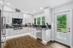 8 Rhodes Dr SE, Marietta, GA 30068 - Photo 6