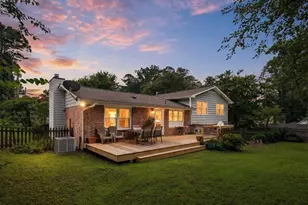 8 Rhodes Dr SE, Marietta, GA 30068 - Photo 2