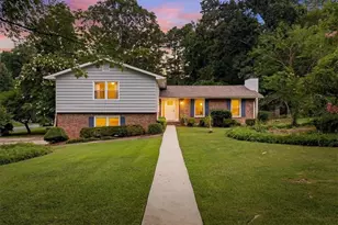 8 Rhodes Dr SE, Marietta, GA 30068 - Photo 1