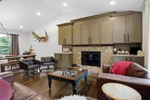 8 Rhodes Dr SE, Marietta, GA 30068 - Photo 12