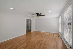 9470 Hillside Dr, Roswell, GA 30076 - Photo 6