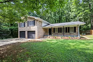 345 Fond Du Lac Dr, Stone Mountain, GA 30088 - Photo 4