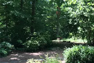 4690 Huntley Dr, Atlanta, GA 30342 - Photo 20