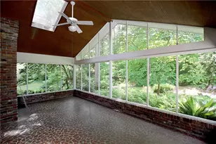 4690 Huntley Dr, Atlanta, GA 30342 - Photo 18