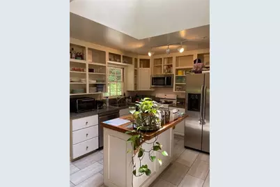 4690 Huntley Drive, Atlanta, GA 30342 - Photo 6
