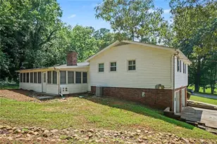 1272 Oakwoods Dr, Woodstock, GA 30188 - Photo 2
