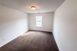 7553 Rutgers Cir, Fairburn, GA 30213 - Photo 10