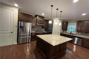 510 Lake Medlock Dr, Johns Creek, GA 30022 - Photo 12
