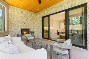 825 Kenry Ct, Atlanta, GA 30342 - Photo 28