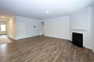7566 Jennadee Dr, Fairburn, GA 30213 - Photo 8