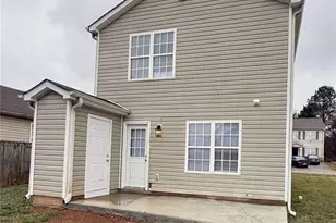 1607 Hallmark Hills Dr, Griffin, GA 30223 - Photo 4