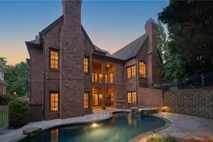 831 Camden Park Ct NE, Atlanta, GA 30342 - Photo 2