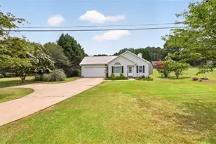 470 Hammond Rd, Statham, GA 30666 - Photo 2