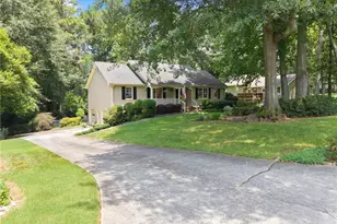 1155 Lakeridge Ct, Grayson, GA 30017 - Photo 4