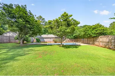 1561 Bentwood Drive SW, Lilburn, GA 30047 - Photo 36