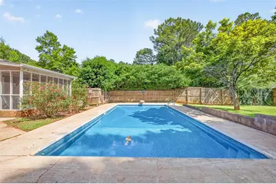 1561 Bentwood Drive SW, Lilburn, GA 30047 - Photo 34