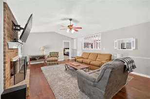 1561 Bentwood Dr SW, Lilburn, GA 30047 - Photo 4