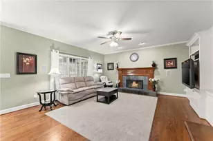 1202 Chadwick Lake Dr, Lawrenceville, GA 30043 - Photo 18